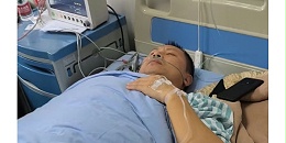 刚下手术台，他的第一通电话打给了客户